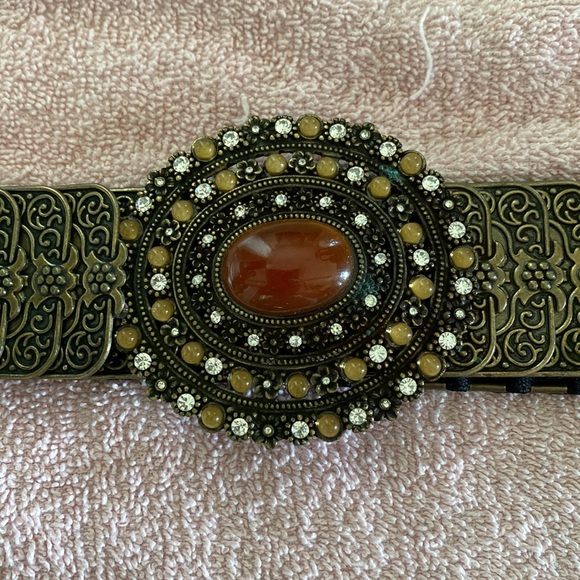 Metal chain link style belt with hook closure and round beaded buckle. Stretch. - Picture 3 of 8